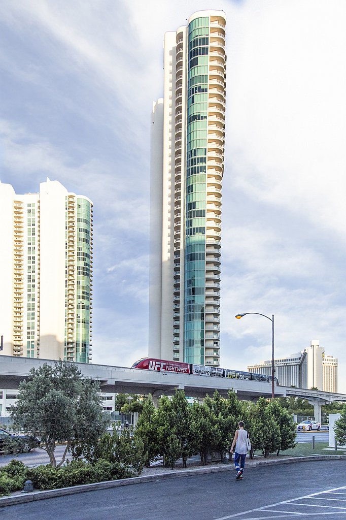 9 - URBAN TRAIN  LAS VEGAS.jpg